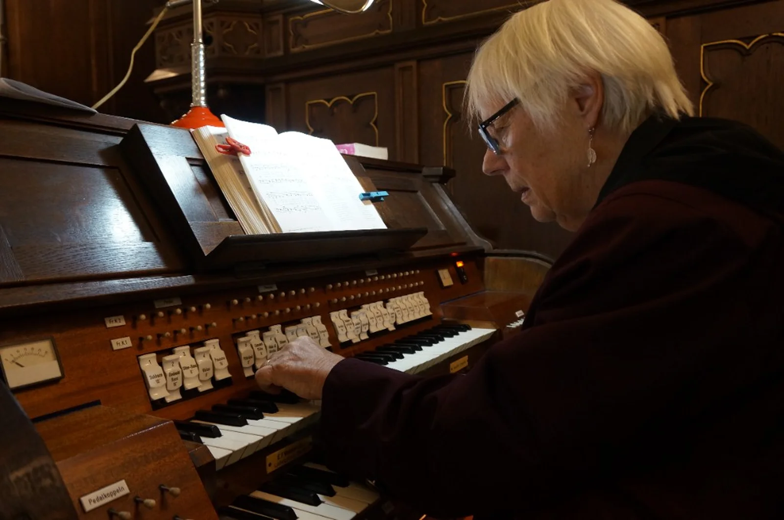 Estrenos, piezas contemporáneas y homenaje a Pedro Ignacio Calderón, por la Orquesta Sinfónica Nacional